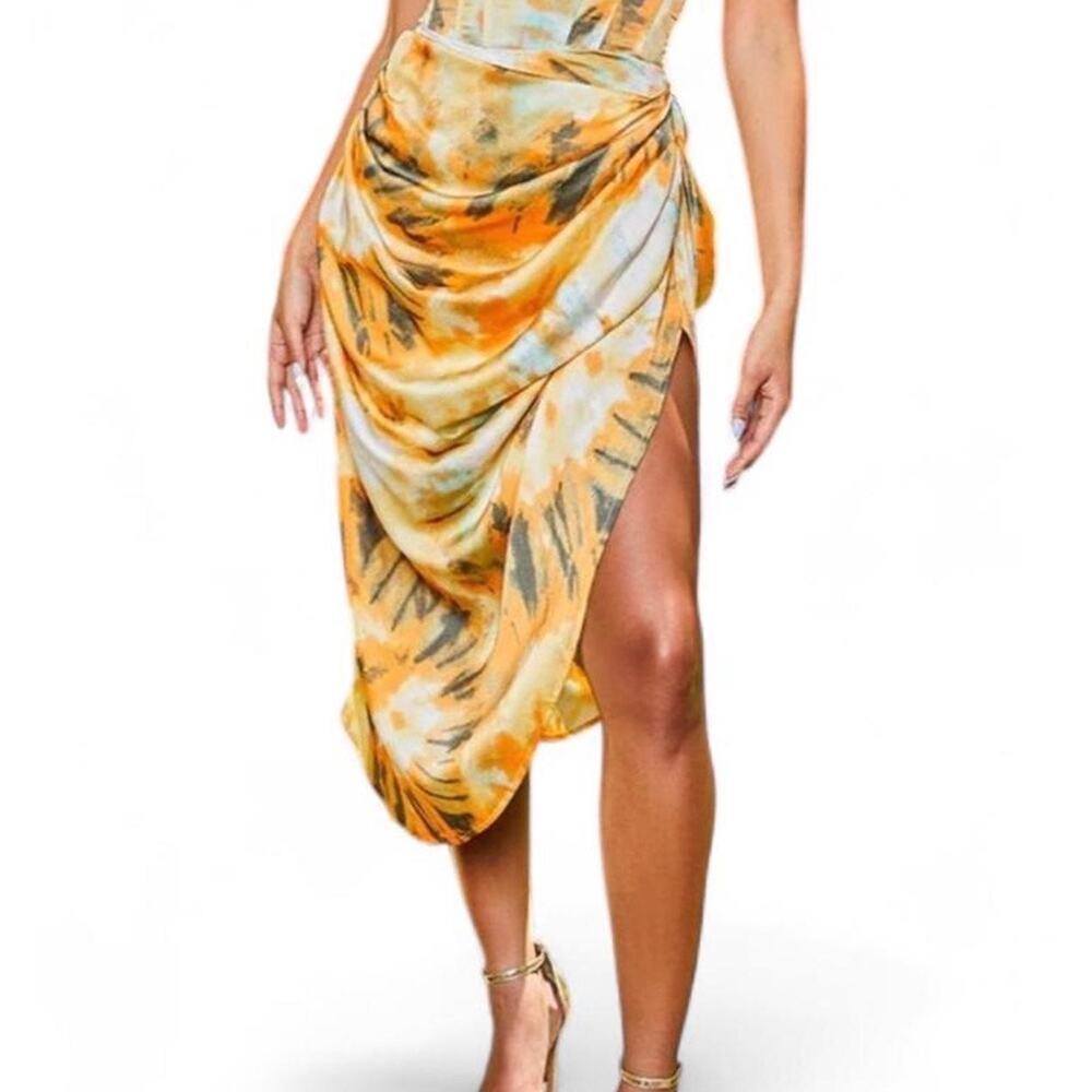 PrettyLittleThing Floral Ruched Maxi Skirt Size 2/X-Small